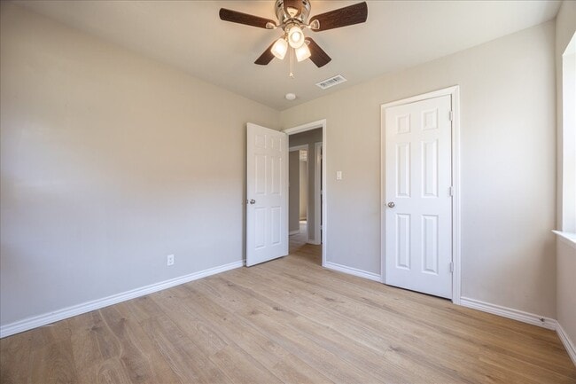Building Photo - 103 Hillcrest Dr