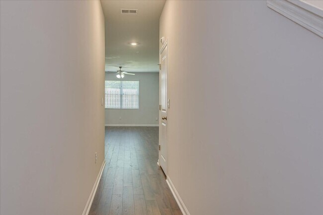 Building Photo - 846 Quaint Parish Cir