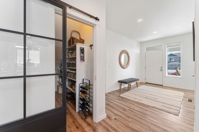 Building Photo - 3 Bedroom, 2 Bath Home