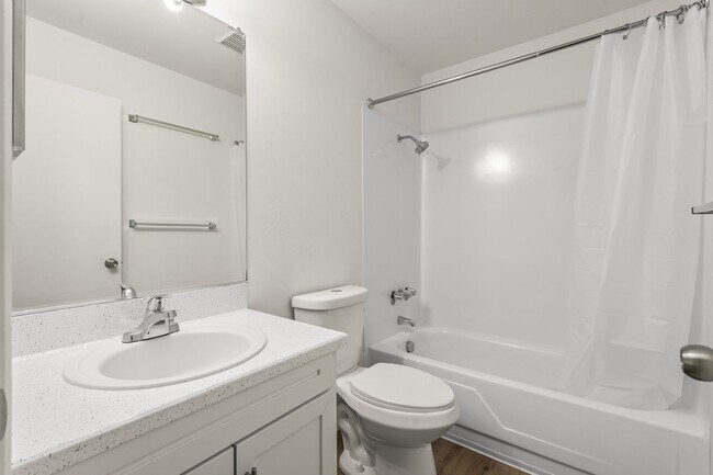 Building Photo - 1912-1914 SE Tacoma St.