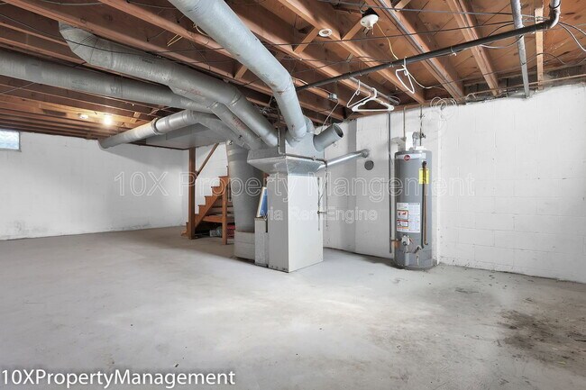 Building Photo - 3257 Cleveland Ave