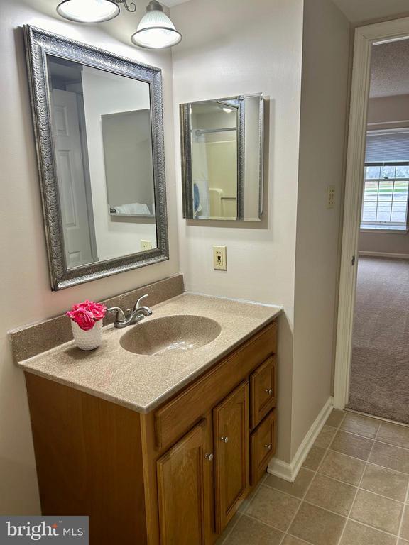 Building Photo - 1905 N Glen Dr