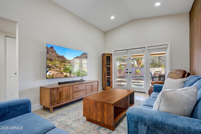 Building Photo - 6863 E Kelton Ln