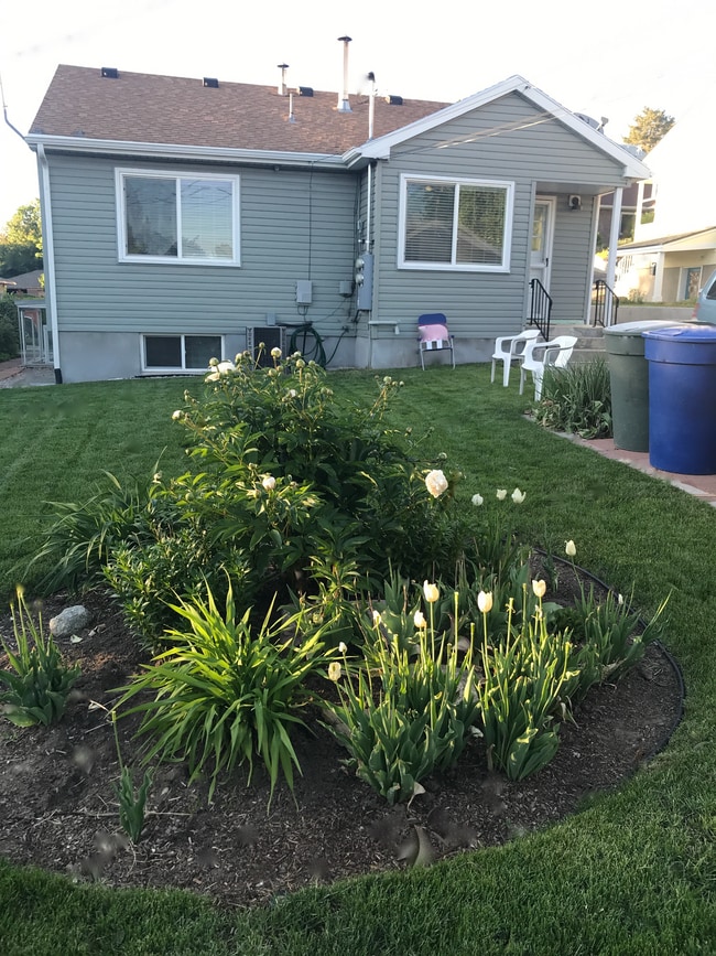 Building Photo - 1242 E Sherman Ave