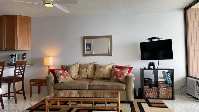 Building Photo - 30 Hauoli St