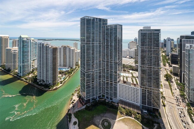 Building Photo - 200 Biscayne Blvd Way