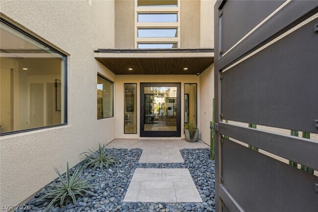 Building Photo - 75 Pristine Glen St