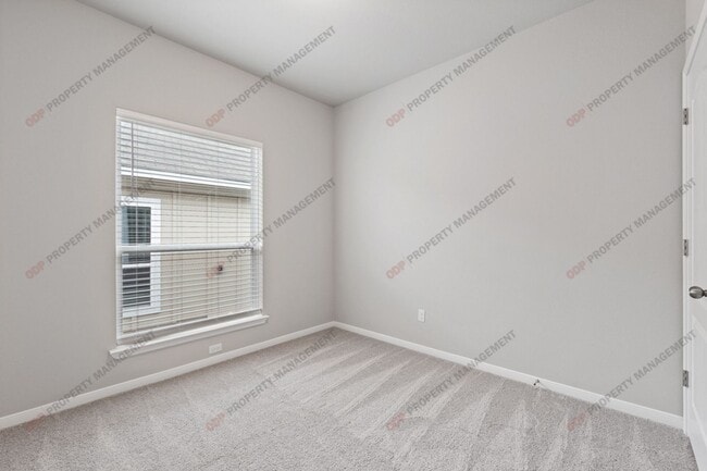 Building Photo - 748 Gingham Trl