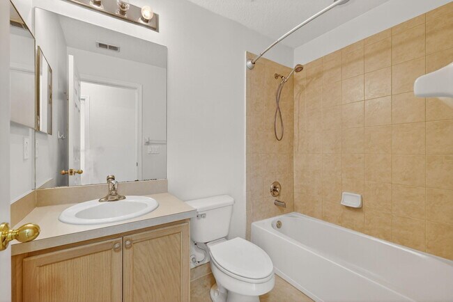 Building Photo - 2245 Portsmouth Ln