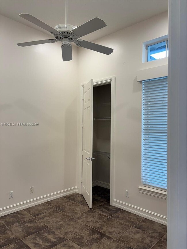 Building Photo - 18265 SE Ridgeview Dr