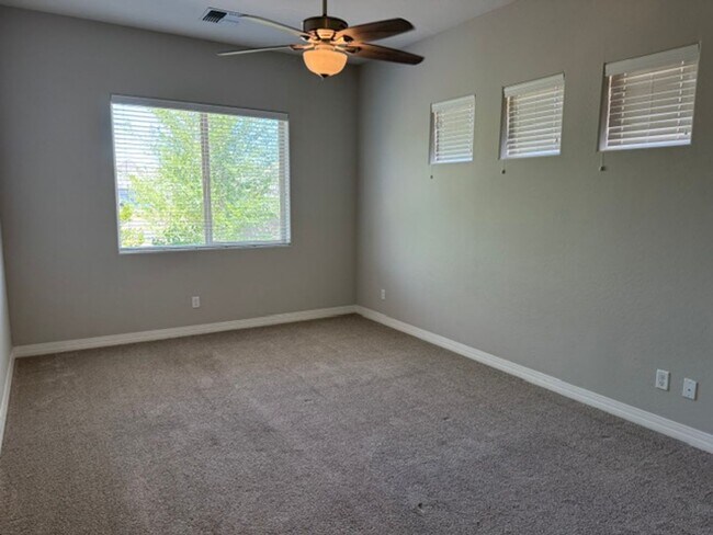 Building Photo - 5632 N Teaberry Ln
