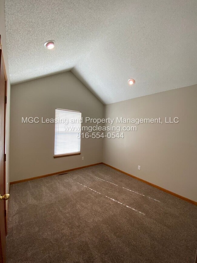 Building Photo - Charming Family Home in Greenwood’s Cheyen...
