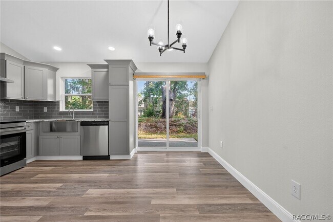 Building Photo - 618 Spruce St