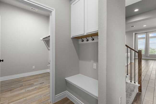 Building Photo - 1612 Eaton Pk