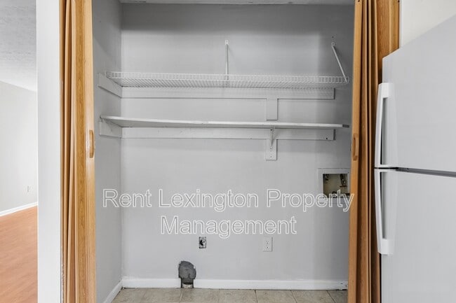 Building Photo - 3352 Hartston Dr
