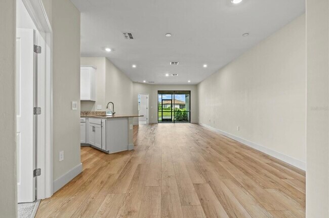 Building Photo - 15519 Sunny Day Dr