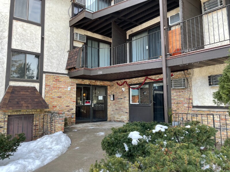 Building Photo - 3300 Minnehaha Ave