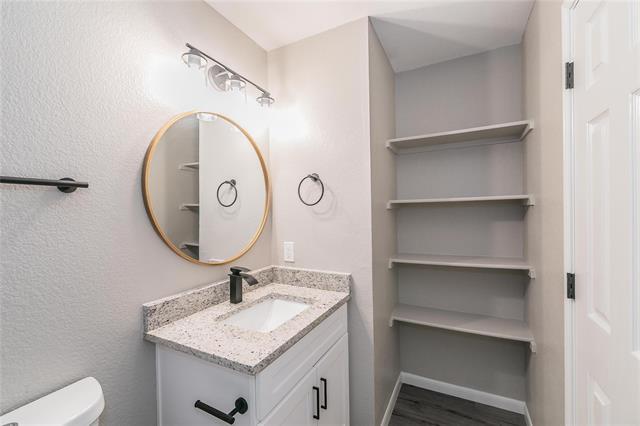 Building Photo - 12911 Kingsgate Dr