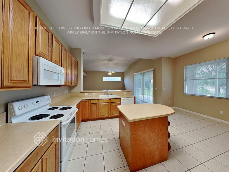 Building Photo - 5041 Cape Hatteras Dr