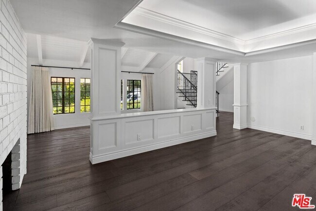 Building Photo - 1060 Chantilly Rd