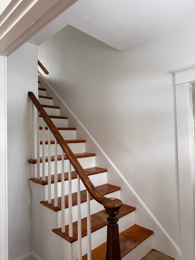 Building Photo - 92 Gage St