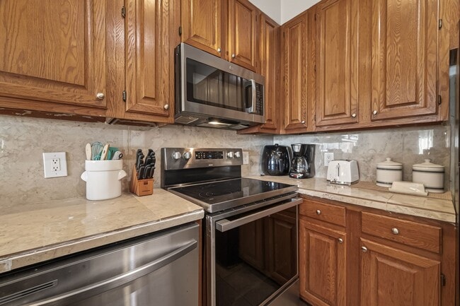 Building Photo - 2211 S Braeswood Blvd