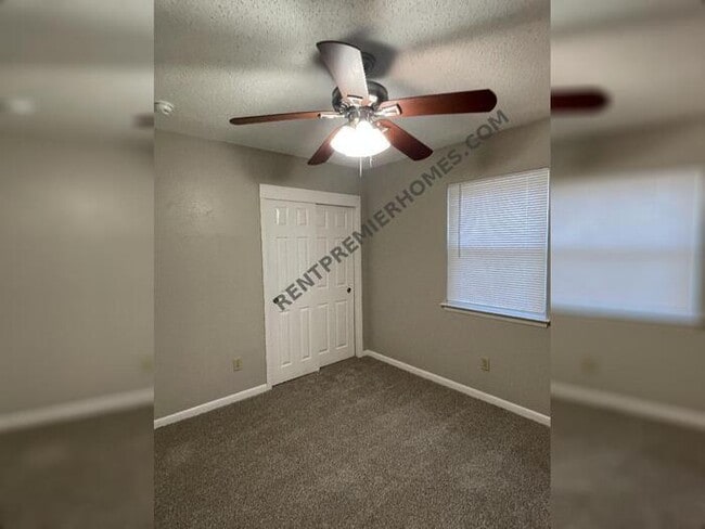 Building Photo - 10001 Forester Cove