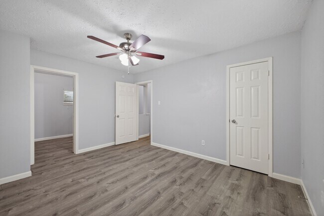 Building Photo - 22102 Calderbrook Dr