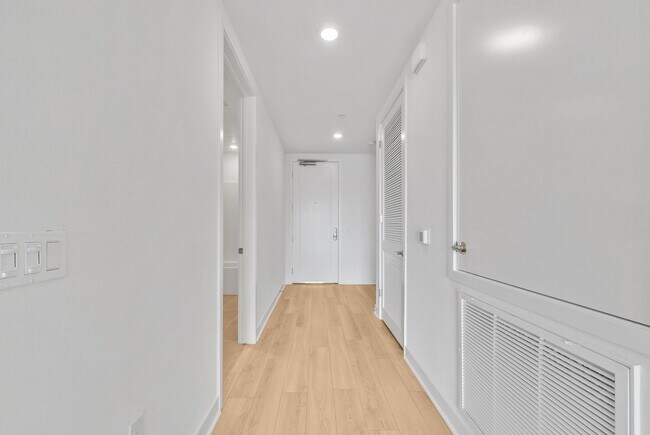 Building Photo - 4507 Rivington