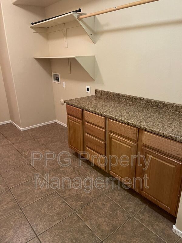 Building Photo - 11824 N 144th Dr