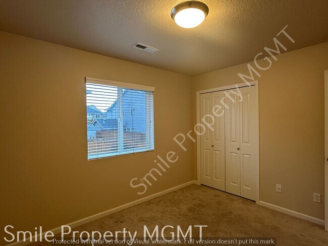 Building Photo - single house