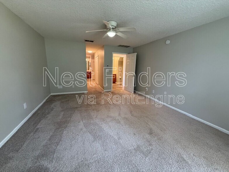 Building Photo - 830 S Lilac Loop