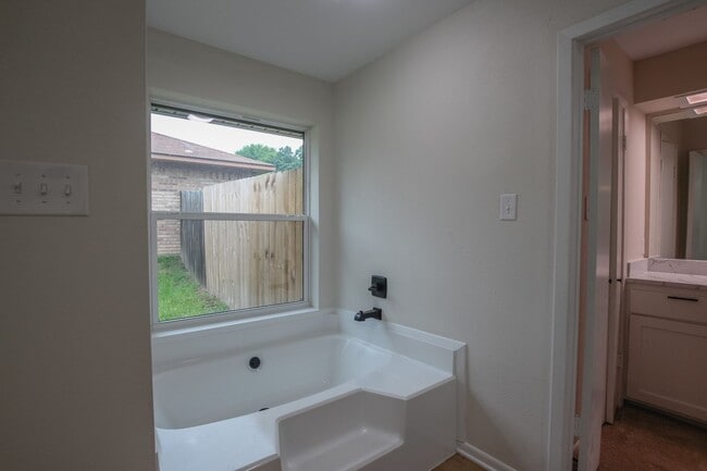 Building Photo - Available Now! Stunning 4 Bedroom 3.5 Bath...