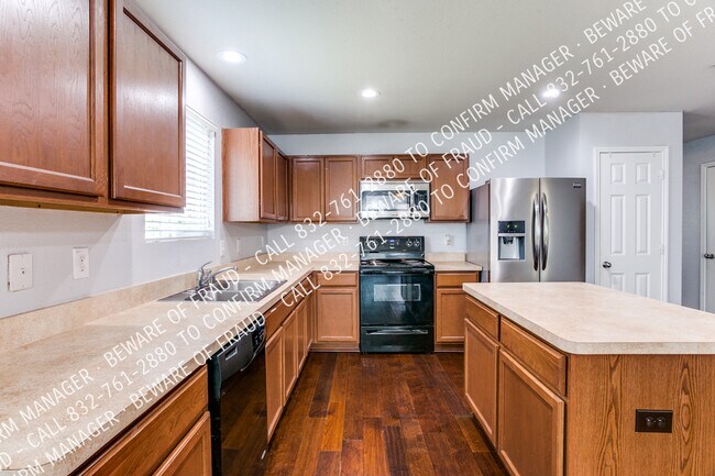 Building Photo - 1128 Foxglove Ln