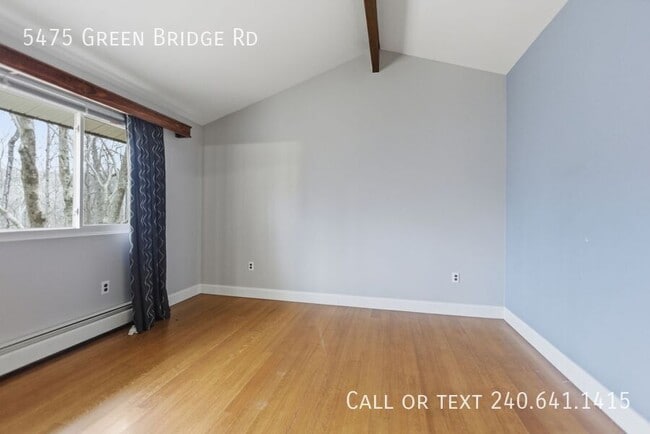 Building Photo - 5475 Green Bridge Rd