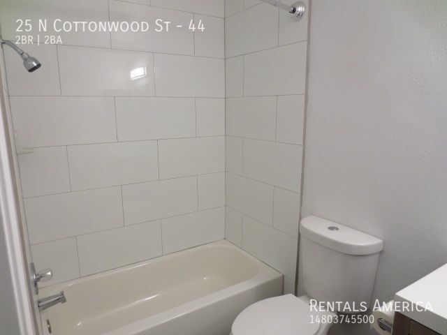 Building Photo - 2 Master Bedrooms in Fully Remodeled, Sing...