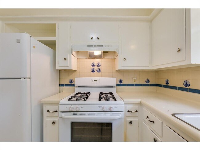 Building Photo - 3406 Norwood Hill Rd