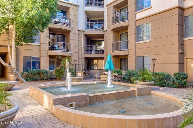 Building Photo - 1701 E Colter St