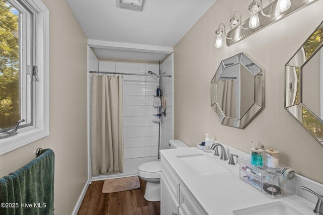Building Photo - 5603 Gold Ct