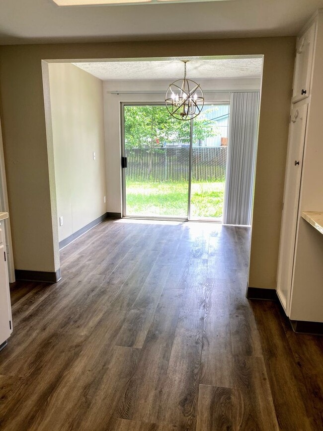 Building Photo - Spacious 4 Bedroom, 2 Bath Home with Large Yard -