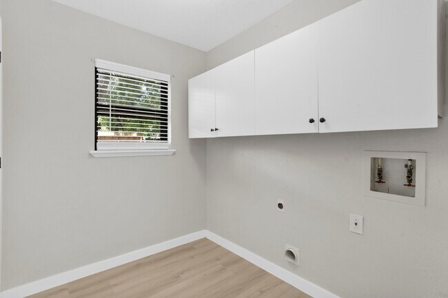 Building Photo - 3902 Marywood Dr