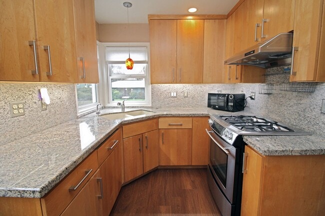 Building Photo - 2718 SE 58th Ave