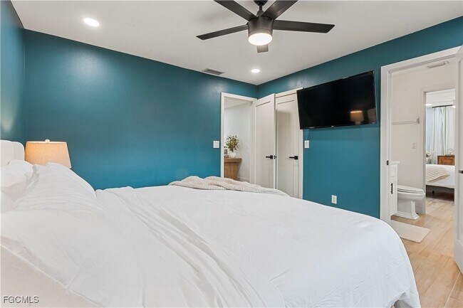 Building Photo - 2412 La Salle Ave