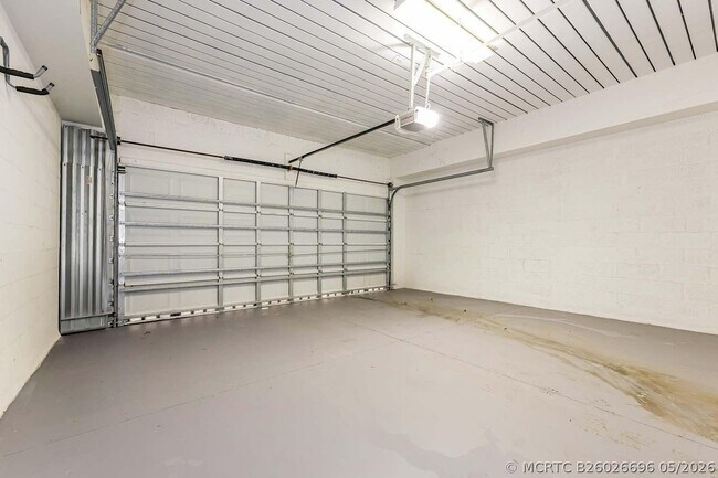 Building Photo - 2564 Gardens Pkwy