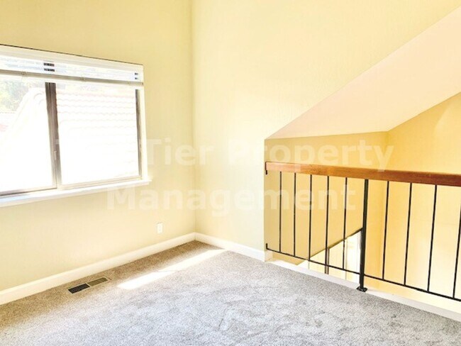 Building Photo - 135 Northcreek Cir