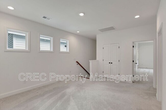 Building Photo - 251 Claret Cup Wy