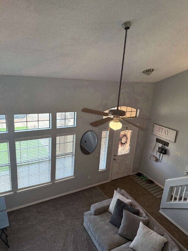 Building Photo - "Charming 3-Bed Oasis with Granite Touches & Cozy Fireplace in El Paso!"