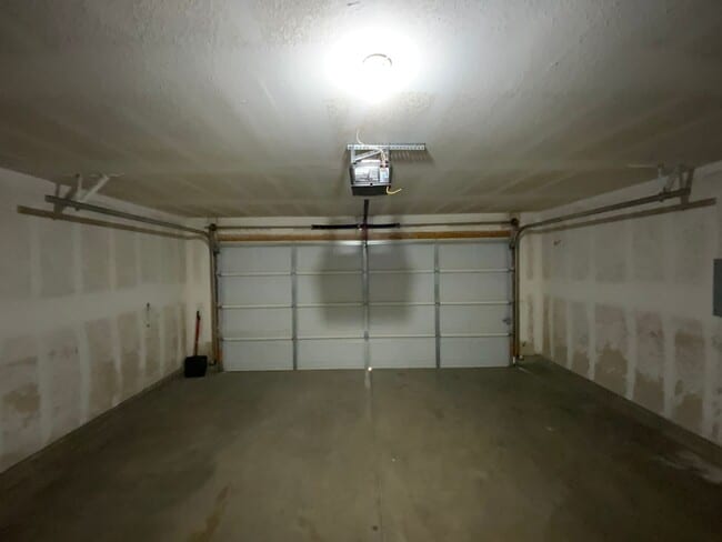 Building Photo - 3 Bedroom Single Story Home Available Near Irving Blvd NW & Eagle Ranch Rd!