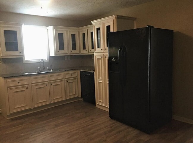 Building Photo - 306 E 32nd St