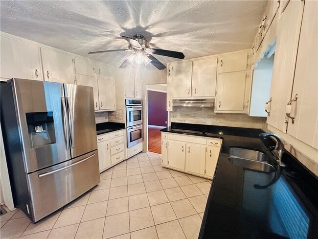 Building Photo - 2100 Old Forge Way